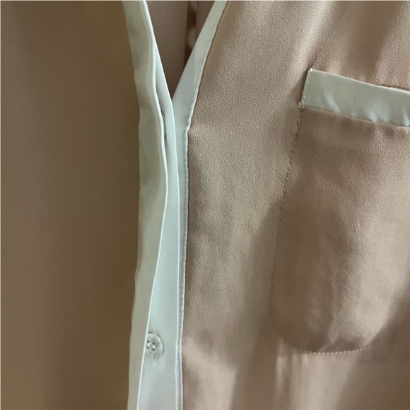 Free People Collared Chic Button Down Size Medium Blouse Beige and White GUC - Picture 6 of 9